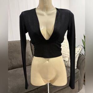 Wilfred-Aritzia Elegant Black V-Neck Long Sleeve Crop Top